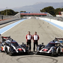 Porsche Team: Brendon Hartley, Timo Bernhard, Mark Webber, Andreas Seidl, Teamchef Porsche Team, Fritz Enzinger, Leiter LMP1, Neel Jani, Romain Dumas, Marc Lieb (l-r)