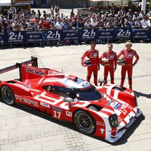 Porsche 919 Hybrid (17), Porsche Team: (l-r) Mark Webber, Timo Bernhard, Brendon Hartley