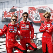 Porsche Team: (l-r) Timo Bernhard, Mark Webber, Brendon Hartley