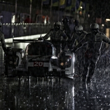 Porsche 919 Hybrid, Porsche Team: Timo Bernhard, Brendon Hartley, Mark Webber