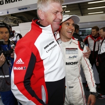 Wolfgang Hatz, Vorstand Forschung und Entwicklung Porsche AG, Porsche Team: Timo Bernhard (l-r)