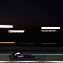 ABU DHABI, UNITED ARAB EMIRATES - NOVEMBER 24: Brendon Hartley of New Zealand driving the (28) Scuderia Toro Rosso STR12 on track during practice for the Abu Dhabi Formula One Grand Prix at Yas Marina Circuit on November 24, 2017 in Abu Dhabi, United Arab Emirates.  (Photo by Dan Istitene/Getty Images) // Getty Images / Red Bull Content Pool  // P-20171124-01373 // Usage for editorial use only // Please go to www.redbullcontentpool.com for further information. //