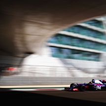 ABU DHABI, UNITED ARAB EMIRATES - NOVEMBER 25: Brendon Hartley of New Zealand driving the (28) Scuderia Toro Rosso STR12 on track during final practice for the Abu Dhabi Formula One Grand Prix at Yas Marina Circuit on November 25, 2017 in Abu Dhabi, United Arab Emirates.  (Photo by Dan Istitene/Getty Images) // Getty Images / Red Bull Content Pool  // P-20171125-00099 // Usage for editorial use only // Please go to www.redbullcontentpool.com for further information. //