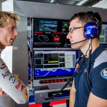 SAO PAULO, BRAZIL - NOVEMBER 10:  Brendon Hartley of Scuderia Toro Rosso and New Zealand chats with his Race Engineer Pierre Hamelin of Scuderia Toro Rosso and France during practice for the Formula One Grand Prix of Brazil at Autodromo Jose Carlos Pace on November 10, 2017 in Sao Paulo, Brazil.  (Photo by Peter Fox/Getty Images) // Getty Images / Red Bull Content Pool  // P-20171110-01630 // Usage for editorial use only // Please go to www.redbullcontentpool.com for further information. //