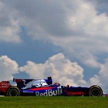 SAO PAULO, BRAZIL - NOVEMBER 10:  Brendon Hartley of New Zealand driving the (28) Scuderia Toro Rosso STR12 on track during practice for the Formula One Grand Prix of Brazil at Autodromo Jose Carlos Pace on November 10, 2017 in Sao Paulo, Brazil.  (Photo by Clive Mason/Getty Images) // Getty Images / Red Bull Content Pool  // P-20171110-01689 // Usage for editorial use only // Please go to www.redbullcontentpool.com for further information. //