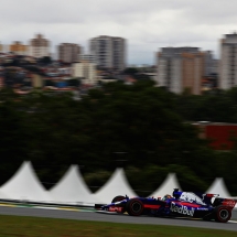 SAO PAULO, BRAZIL - NOVEMBER 11: Brendon Hartley of New Zealand driving the (28) Scuderia Toro Rosso STR12 on track during final practice for the Formula One Grand Prix of Brazil at Autodromo Jose Carlos Pace on November 11, 2017 in Sao Paulo, Brazil.  (Photo by Clive Mason/Getty Images) // Getty Images / Red Bull Content Pool  // P-20171111-00378 // Usage for editorial use only // Please go to www.redbullcontentpool.com for further information. //