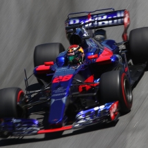 SAO PAULO, BRAZIL - NOVEMBER 12: Brendon Hartley of New Zealand driving the (28) Scuderia Toro Rosso STR12 on track during the Formula One Grand Prix of Brazil at Autodromo Jose Carlos Pace on November 12, 2017 in Sao Paulo, Brazil.  (Photo by Clive Mason/Getty Images) // Getty Images / Red Bull Content Pool  // P-20171112-00848 // Usage for editorial use only // Please go to www.redbullcontentpool.com for further information. //