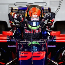 AUSTIN, TX - OCTOBER 19: Brendon Hartley of New Zealand and Scuderia Toro Rosso prepares for the weekend in the garage during previews ahead of the United States Formula One Grand Prix at Circuit of The Americas on October 19, 2017 in Austin, Texas. (Photo by Clive Mason/Getty Images) // Getty Images / Red Bull Content Pool // P-20171019-01262 // Usage for editorial use only // Please go to www.redbullcontentpool.com for further information. //