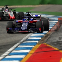 HOCKENHEIM, GERMANY - JULY 22: Brendon Hartley of New Zealand driving the (28) Scuderia Toro Rosso STR13 Honda leads Romain Grosjean of France driving the (8) Haas F1 Team VF-18 Ferrari on track during the Formula One Grand Prix of Germany at Hockenheimring on July 22, 2018 in Hockenheim, Germany.  (Photo by Dan Istitene/Getty Images) // Getty Images / Red Bull Content Pool  // AP-1WBWTMF791W11 // Usage for editorial use only // Please go to www.redbullcontentpool.com for further information. //