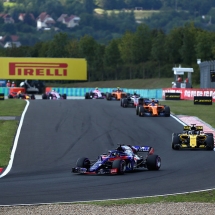 BUDAPEST, HUNGARY - JULY 29:  Brendon Hartley of New Zealand driving the (28) Scuderia Toro Rosso STR13 Honda leads Nico Hulkenberg of Germany driving the (27) Renault Sport Formula One Team RS18 on track during the Formula One Grand Prix of Hungary at Hungaroring on July 29, 2018 in Budapest, Hungary.  (Photo by Dan Istitene/Getty Images) // Getty Images / Red Bull Content Pool  // AP-1WE4FYSRD2111 // Usage for editorial use only // Please go to www.redbullcontentpool.com for further information. //