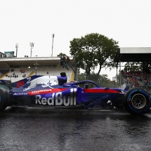 MONZA, ITALY - AUGUST 31: Brendon Hartley of New Zealand driving the (28) Scuderia Toro Rosso STR13 Honda in the Pitlane during practice for the Formula One Grand Prix of Italy at Autodromo di Monza on August 31, 2018 in Monza, Italy.  (Photo by Mark Thompson/Getty Images) // Getty Images / Red Bull Content Pool  // AP-1WRPDZGRS1W11 // Usage for editorial use only // Please go to www.redbullcontentpool.com for further information. //