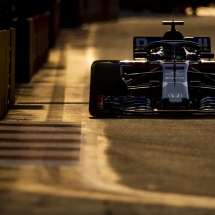 SINGAPORE - SEPTEMBER 14: Brendon Hartley of New Zealand driving the (28) Scuderia Toro Rosso STR13 Honda on track during practice for the Formula One Grand Prix of Singapore at Marina Bay Street Circuit on September 14, 2018 in Singapore.  (Photo by Mark Thompson/Getty Images) // Getty Images / Red Bull Content Pool  // AP-1WW7PKPPH1W11 // Usage for editorial use only // Please go to www.redbullcontentpool.com for further information. //