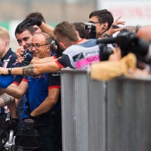 SUZUKA, JAPAN - OCTOBER 06:  Brendon Hartley of Scuderia Toro Rosso and New Zealand celebrates 6th place during qualifying for the Formula One Grand Prix of Japan at Suzuka Circuit on October 6, 2018 in Suzuka.  (Photo by Peter Fox/Getty Images) // Getty Images / Red Bull Content Pool  // AP-1X48YYVNS1W11 // Usage for editorial use only // Please go to www.redbullcontentpool.com for further information. //