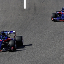 SUZUKA, JAPAN - OCTOBER 07: Brendon Hartley of New Zealand driving the (28) Scuderia Toro Rosso STR13 Honda leads Pierre Gasly of France and Scuderia Toro Rosso driving the (10) Scuderia Toro Rosso STR13 Honda on the parade lap before the Formula One Grand Prix of Japan at Suzuka Circuit on October 7, 2018 in Suzuka.  (Photo by Mark Thompson/Getty Images) // Getty Images / Red Bull Content Pool  // AP-1X4KGVFJ12511 // Usage for editorial use only // Please go to www.redbullcontentpool.com for further information. //