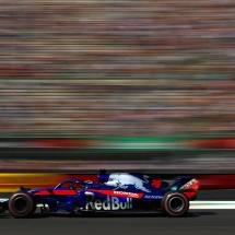 MEXICO CITY, MEXICO - OCTOBER 26: Brendon Hartley of New Zealand driving the (28) Scuderia Toro Rosso STR13 Honda on track during practice for the Formula One Grand Prix of Mexico at Autodromo Hermanos Rodriguez on October 26, 2018 in Mexico City, Mexico.  (Photo by Mark Thompson/Getty Images) // Getty Images / Red Bull Content Pool  // AP-1XAVEKZ5W1W11 // Usage for editorial use only // Please go to www.redbullcontentpool.com for further information. //