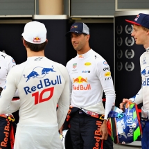 BAHRAIN, BAHRAIN - APRIL 05: Max Verstappen of Netherlands and Red Bull Racing and Daniel Ricciardo of Australia and Red Bull Racing talk with Pierre Gasly of France and Scuderia Toro Rosso and Brendon Hartley of New Zealand and Scuderia Toro Rosso in the Paddock during previews ahead of the Bahrain Formula One Grand Prix at Bahrain International Circuit on April 5, 2018 in Bahrain, Bahrain.  (Photo by Mark Thompson/Getty Images) // Getty Images / Red Bull Content Pool  // AP-1V95CF1HS2111 // Usage for editorial use only // Please go to www.redbullcontentpool.com for further information. //