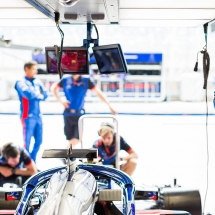 BAHRAIN, BAHRAIN - APRIL 06:  Brendon Hartley of Scuderia Toro Rosso and New Zealand during practice for the Bahrain Formula One Grand Prix at Bahrain International Circuit on April 6, 2018 in Bahrain, Bahrain.  (Photo by Peter Fox/Getty Images) // Getty Images / Red Bull Content Pool  // AP-1V9EBY6AW2111 // Usage for editorial use only // Please go to www.redbullcontentpool.com for further information. //