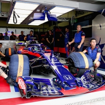 SAO PAULO, BRAZIL - NOVEMBER 10: Brendon Hartley of New Zealand driving the (28) Scuderia Toro Rosso STR13 Honda prepares to leave the garage during qualifying for the Formula One Grand Prix of Brazil at Autodromo Jose Carlos Pace on November 10, 2018 in Sao Paulo, Brazil.  (Photo by Peter Fox/Getty Images) // Getty Images / Red Bull Content Pool  // AP-1XFN56YYD1W11 // Usage for editorial use only // Please go to www.redbullcontentpool.com for further information. //