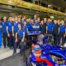 ABU DHABI, UNITED ARAB EMIRATES - NOVEMBER 23:  Brendon Hartley of Scuderia Toro Rosso and New Zealand celebrates the end of the season with his crew during practice for the Abu Dhabi Formula One Grand Prix at Yas Marina Circuit on November 23, 2018 in Abu Dhabi, United Arab Emirates.  (Photo by Peter Fox/Getty Images) // Getty Images / Red Bull Content Pool  // AP-1XKTNGSK92111 // Usage for editorial use only // Please go to www.redbullcontentpool.com for further information. //