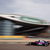 SHANGHAI, CHINA - APRIL 15: Brendon Hartley of New Zealand driving the (28) Scuderia Toro Rosso STR13 Honda on track during the Formula One Grand Prix of China at Shanghai International Circuit on April 15, 2018 in Shanghai, China.  (Photo by Lars Baron/Getty Images) // Getty Images / Red Bull Content Pool  // AP-1VC9T2AHS2111 // Usage for editorial use only // Please go to www.redbullcontentpool.com for further information. //