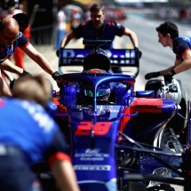 MONTMELO, SPAIN - MAY 11: Brendon Hartley of New Zealand driving the (28) Scuderia Toro Rosso STR13 Honda stops in the Pitlane during practice for the Spanish Formula One Grand Prix at Circuit de Catalunya on May 11, 2018 in Montmelo, Spain.  (Photo by Dan Istitene/Getty Images) // Getty Images / Red Bull Content Pool  // AP-1VMNCXAFS2111 // Usage for editorial use only // Please go to www.redbullcontentpool.com for further information. //